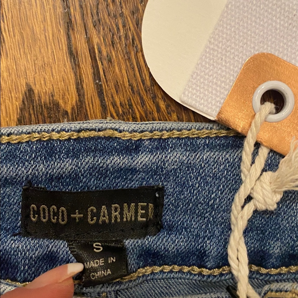 Coco + Carmen denim jean shorts NWT - Picture 4 of 5